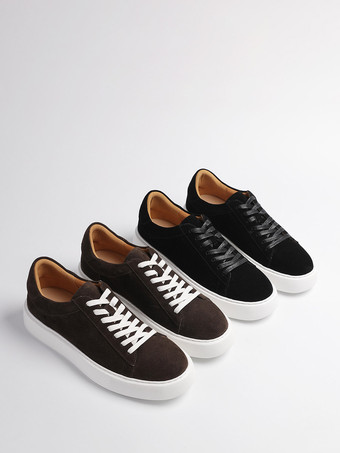 Baskets décontractées noires en daim de vachette bout rond lacets style skate