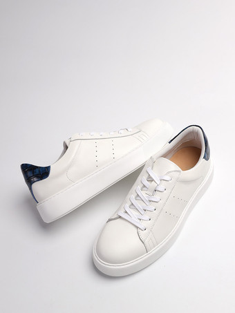 Baskets blanches de skate à bout rond patchwork lacets chaussures décontractées