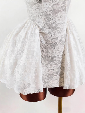 Robe de soirée blanche sans manches à col carré et dos nu