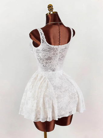Robe de soirée blanche sans manches à col carré et dos nu