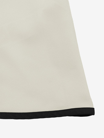 Robe longue dos nu plissée à nœuds sans manches épaules dénudées couleur écru et blanc doux idéale pour une soirée romantique.