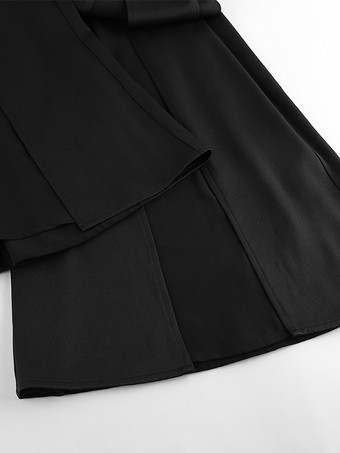 黒のハイウエストパンツ