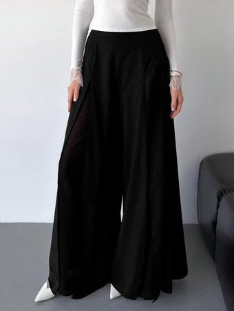黒のハイウエストパンツ