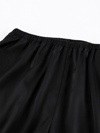 黒のハイウエストパンツ