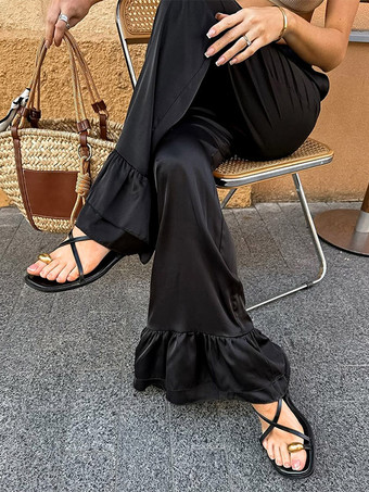 黒のハイウエストパンツ