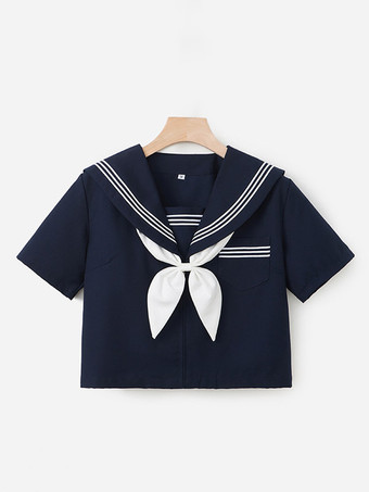 Ensemble Lolita JK d'uniforme scolaire japonais composé d'un t-shirt à manches courtes bleu marine et d'une jupe.
