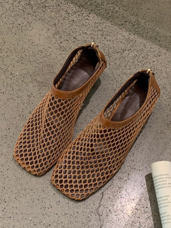 ブラックのキトゥンヒールパンプス、メッシュ素材、スクエアトゥパンプス