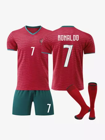背番号8 フェルナンデス、背番号15 ジョアン・ネヴェス 2026