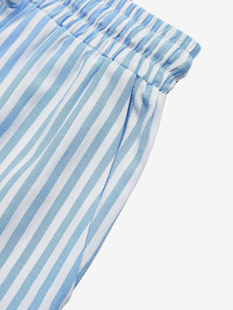 Ensemble 2 pièces pour femme : haut court sans manches à rayures verticales et col en V avec grand nœud et short élastique