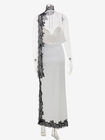 Ensemble 2 pièces : haut court dos nu en satin blanc à décolleté plongeant et jupe longue fendue ornée de dentelle noire