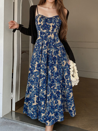 Robe midi évasée à bretelles spaghetti et imprimé floral idéale pour une soirée en amoureux
