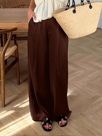 ブラウンサテンのワイドレッグパンツ、ハイウエスト、ドレープ感のあるシルキーなストレートパンツ