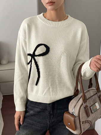 クリームホワイトのクルーネックニットセーター、大きなコントラストの黒いリボン刺繍、長袖のゆったりとしたプルオーバー