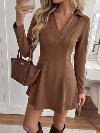 Brun Robe courte marron en faux daim col à revers décolleté en V manches longues taille cintrée jupe évasée idéale pour l'automne