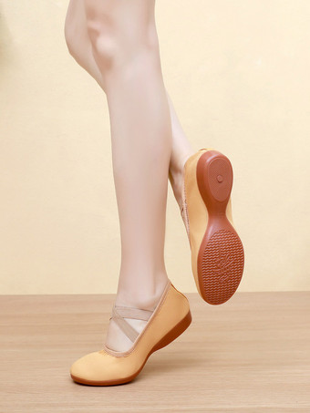 Rosa Ballettschuhe mit runder Spitze und gekreuzten Kreuzen