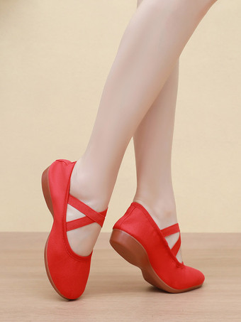 Rosa Ballettschuhe mit runder Spitze und gekreuzten Kreuzen