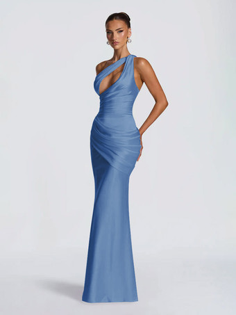 Bleu acierRobe de soirée plissée longue en satin soyeux à encolure travaillée et élastique idéale pour les fêtes formelles.