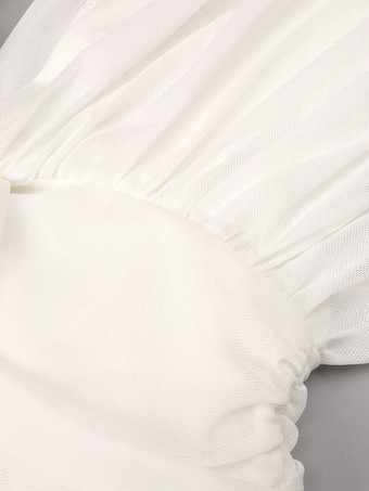 Weißes rückenfreies tief ausgeschnittenes gerafftes Minikleid mit figurbetonter Silhouette – perfekt für Cocktailpartys
