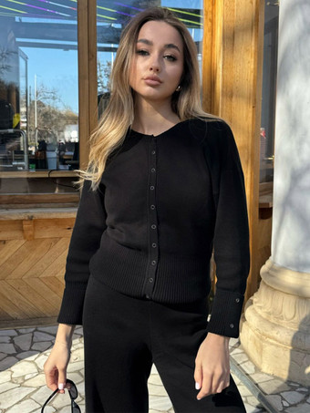 SchwarzZweiteiliges braunes Strickset für Damen: Cardigan mit Rundhalsausschnitt und Knöpfen Hose mit weitem Bein