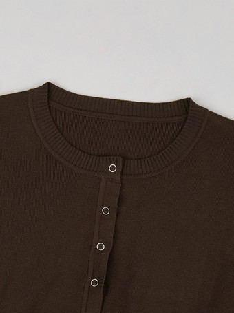 Zweiteiliges braunes Strickset für Damen: Cardigan mit Rundhalsausschnitt und Knöpfen Hose mit weitem Bein