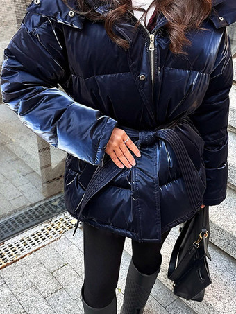 ダークグリーンのベルト付きパファージャケット、レディース、フード付き、光沢あり、ミドル丈、冬用ダウンジャケット