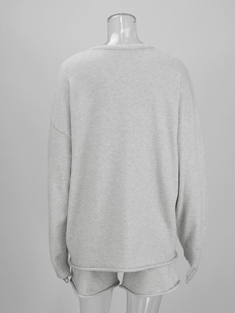 Zweiteiliges graues Strick-Set für Damen: Oversize-Pullover mit Rundhalsausschnitt und Shorts