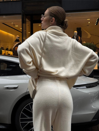 Dunkelgraues Strick-Loungewear-Set für Damen: Zweiteiliges Outfit mit Hose mit halbem Reißverschluss und weitem Bein