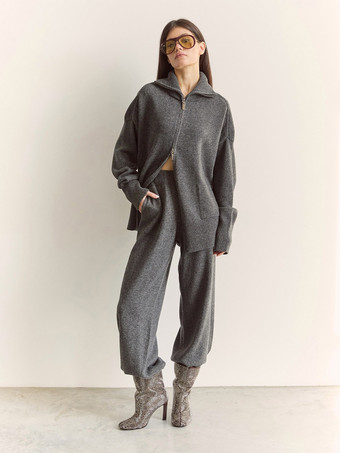 Dunkelgraues Strick-Loungewear-Set für Damen: Zweiteiliges Outfit mit Hose mit halbem Reißverschluss und weitem Bein