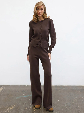 Zweiteiliges braunes Strickset für Damen: Cardigan mit Rundhalsausschnitt und Knöpfen Hose mit weitem Bein
