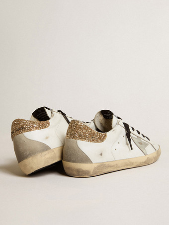 Weiße Damen-Sneaker mit runder Zehenpartie und Metallic-Stern-Schnür-Skateschuhen