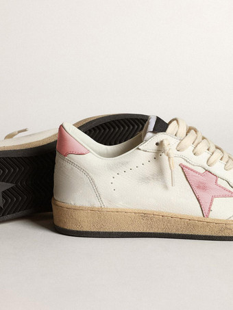 Damen-Skate-Sneaker  weiße Schnür-Sneaker mit runder Zehenpartie und Sternenmuster