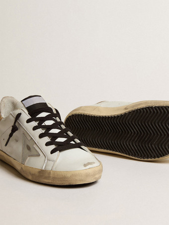 Weiße Damen-Sneaker mit runder Zehenpartie und Metallic-Stern-Schnür-Skateschuhen