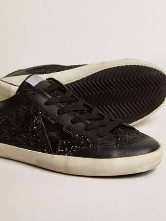 Baskets noires pour femmes  baskets de Skate à lacets avec détails d'étoiles et paillettes