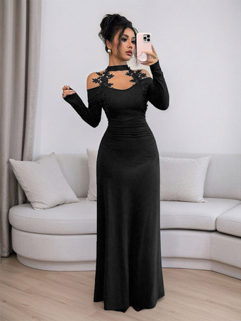 Abito nero aderente lungo da donna moda elegante e casual per tutti i giorni.