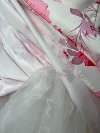 Robe courte rose à imprimé floral et col carré sans manches pour fête d'anniversaire 2026