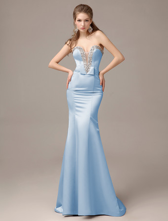 Agua azulVestido de noche de satén con escote en corazón