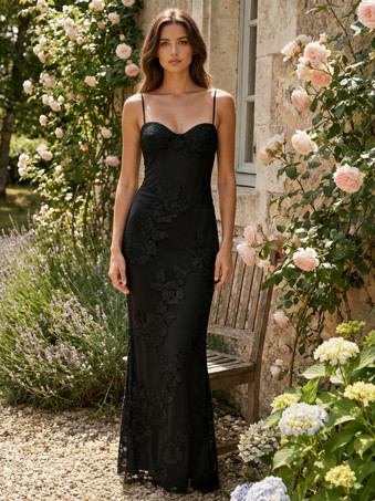 ブラック バターイエローの花柄刺繍スパゲッティストラップシースロングプロムドレス（レディース 2026年）