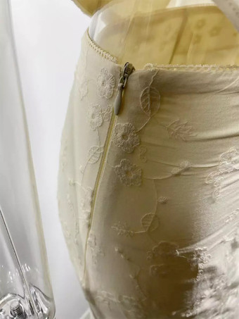 刺繍入りノースリーブトップスとアシンメトリーマーメイドスカートの2ピースセット（レディース）2026