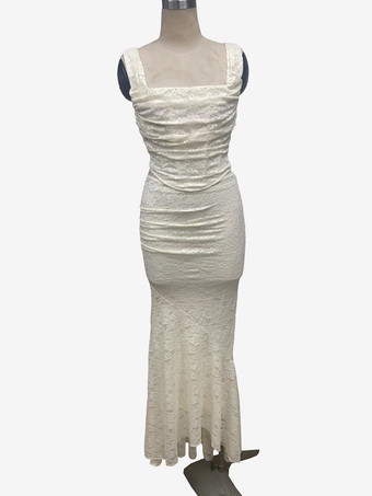 Completo due pezzi in pizzo con scollo quadrato top corto e gonna lunga a sirena per donna 2026