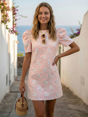 ピンクパフスリーブミニシフトドレス（レディース） - 花柄ジャカードクルーネックサマードレス - サマービーチパーティー2026