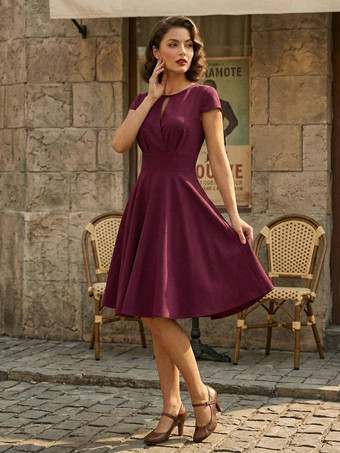 ワインレッド ヴィンテージドレス　1950年代オードリーヘップバーン風　ジュエルネック　カットアウト　半袖　二次会　お呼ばれ　発表会　ミディアムスイングドレス