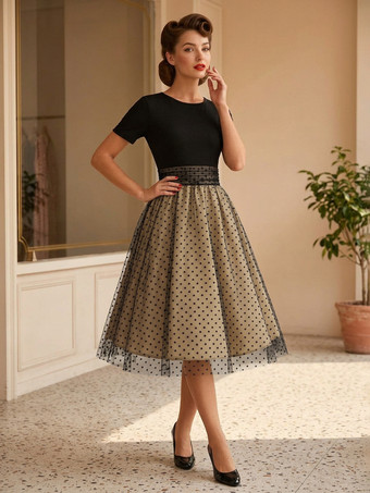 ブラック レトロワンピース　1950年代オードリー・ヘップバーン風　ジュエルネック　半袖　ミディアム　水玉　二次会　お呼ばれ　発表会　ロカビリーワンピース