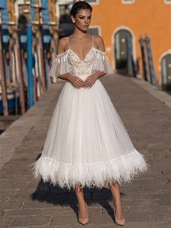 ショート丈ウェディングドレス　ティーレングス　Vネック　半袖　Aライン　ナチュラルウエスト　レースブライダルガウン