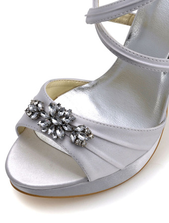 結婚式　ウエディング　ブライダル　ローヒール　パンプス 靴　シューズ　パーティー　ホワイト　白　サンダル　オープントゥ　スティレットヒール　クリスクロス