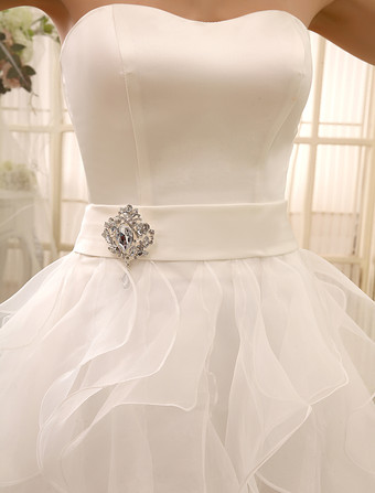 Kurze2026 Günstiges Brautkleid Trägerlosen Tiered Brautkleid Schatz Ausschnitt Satin Knielangen Brautkleid Milanoo