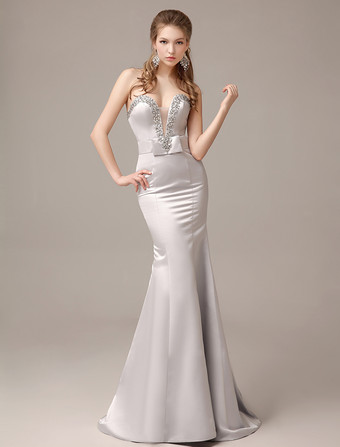 イブニングドレス ハートカットネック 格安オケージョンドレス マーメイドライン パーティードレス シルバー サテン ファスナー トレーン付き ノースリーブ フォーマルドレス 演奏会ドレス 結婚式 二次会ドレス 発表会 ナチュラルウェストライン ウェディング リボン