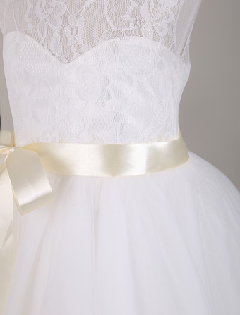 Robe de fille de fleur blanche Robe de princesse en dentelle col en forme de coeur avec ceinture Robe d'enfante au genou