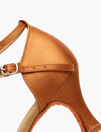 女性ダンスシューズ　ラテンダンスシューズ　美脚　疲れにくい　社交ダンスシューズ　滑り防止　チャンキーヒール　7cm　オープントゥ　