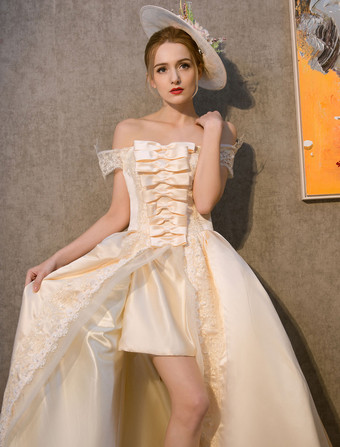 女性のレトロな衣装シャンパン ロココ ロイヤル プリンセス コスチューム オフ肩サテン ドレスします。