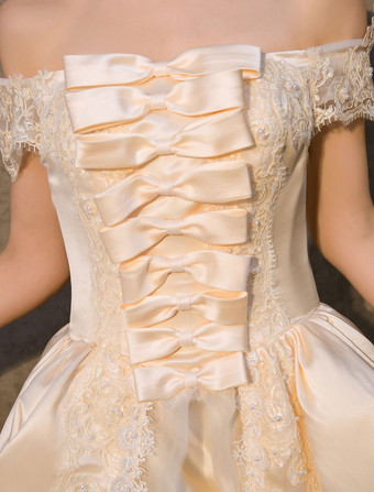 女性のレトロな衣装シャンパン ロココ ロイヤル プリンセス コスチューム オフ肩サテン ドレスします。